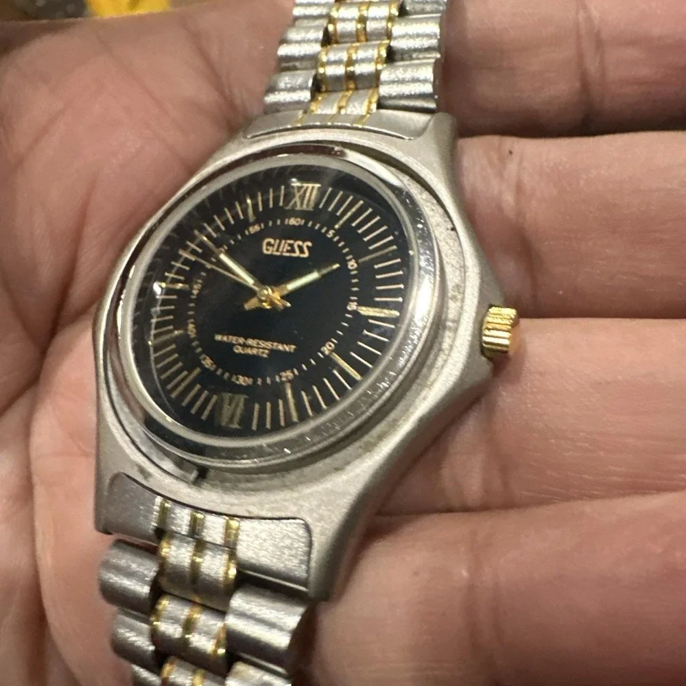 Working Vintage‎ 1980s Guess unisex Watch Two Tone Steel Quartz 42mm Fit 7.5in - Picture 2 of 10